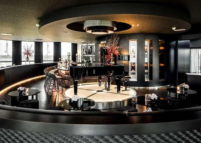 Der Valk - Veghel Уден